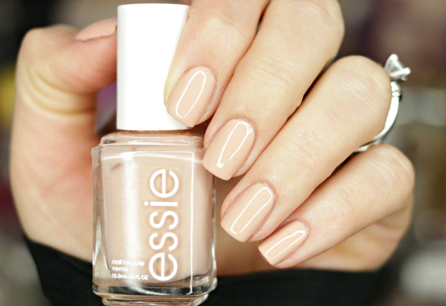 Sơn Móng Tay Essie Lâu Năm Chic 905